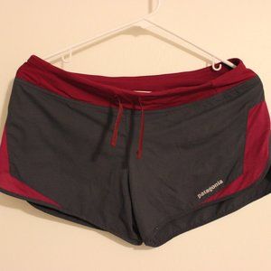 Patagonia Women's shorts - size XS, dark gray/red
